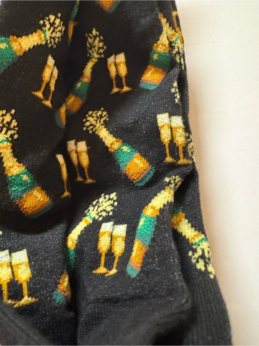 Hot Sox Black Champagne Bottle & Glass Crew Socks OSFM
